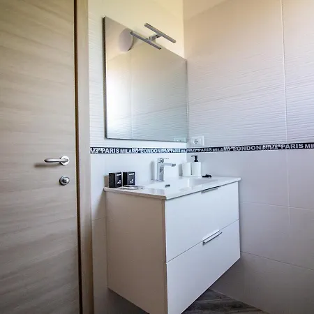 Athena Rooms - Parcheggio Privato Bologne Extérieur photo